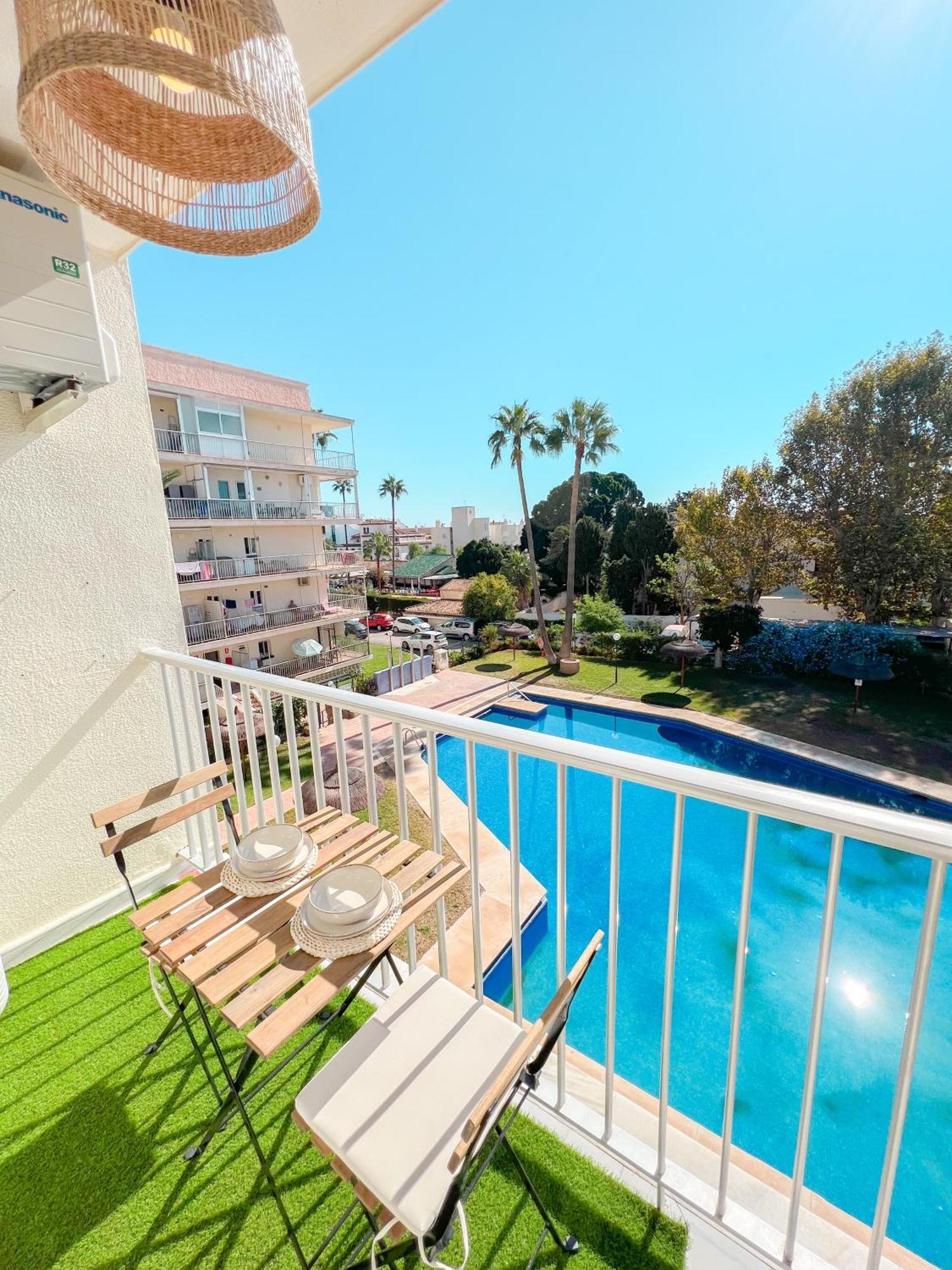 Appartamento Cozy & Sunny Carihuela Park Torremolinos Esterno foto