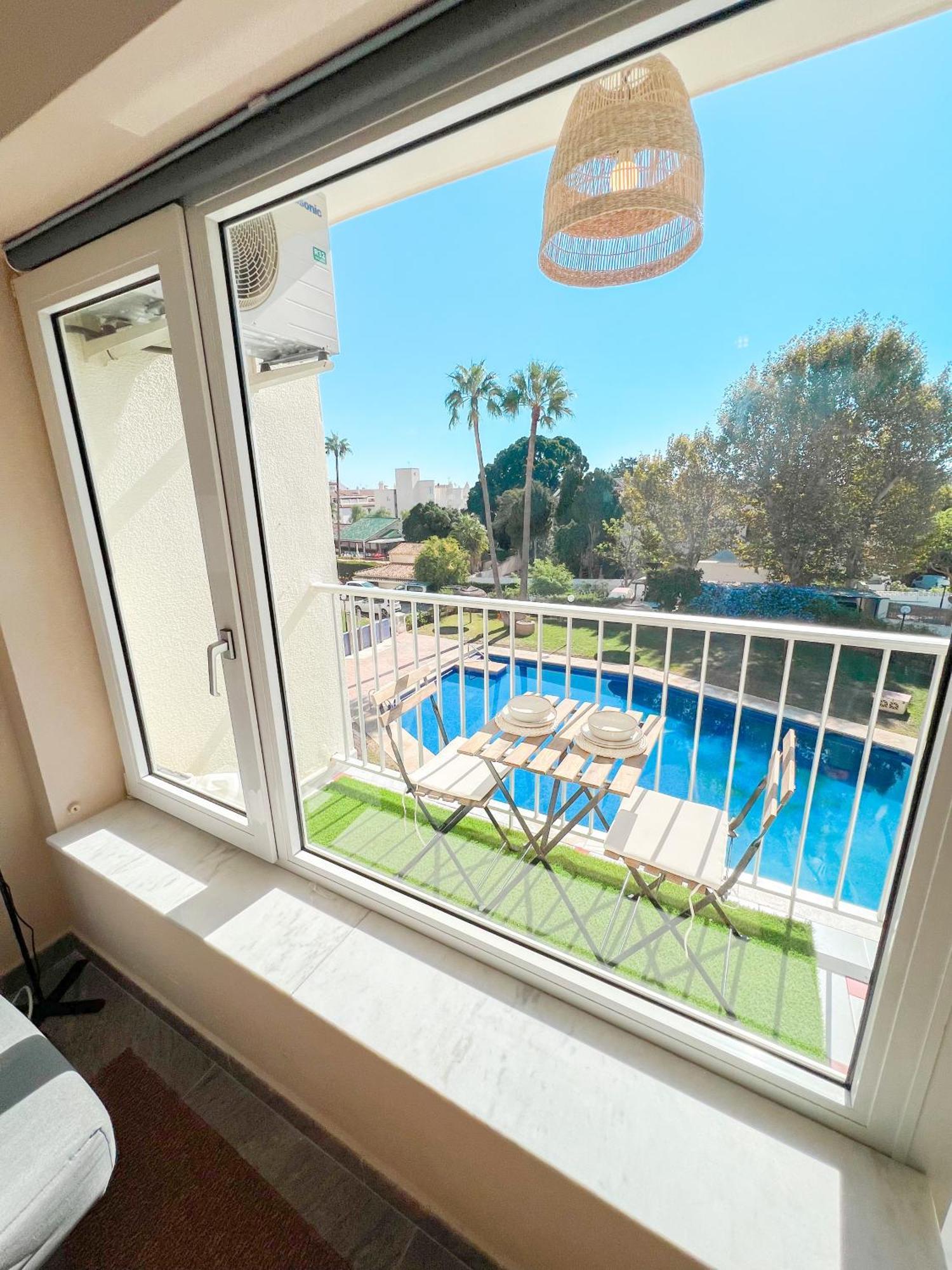 Appartamento Cozy & Sunny Carihuela Park Torremolinos Esterno foto